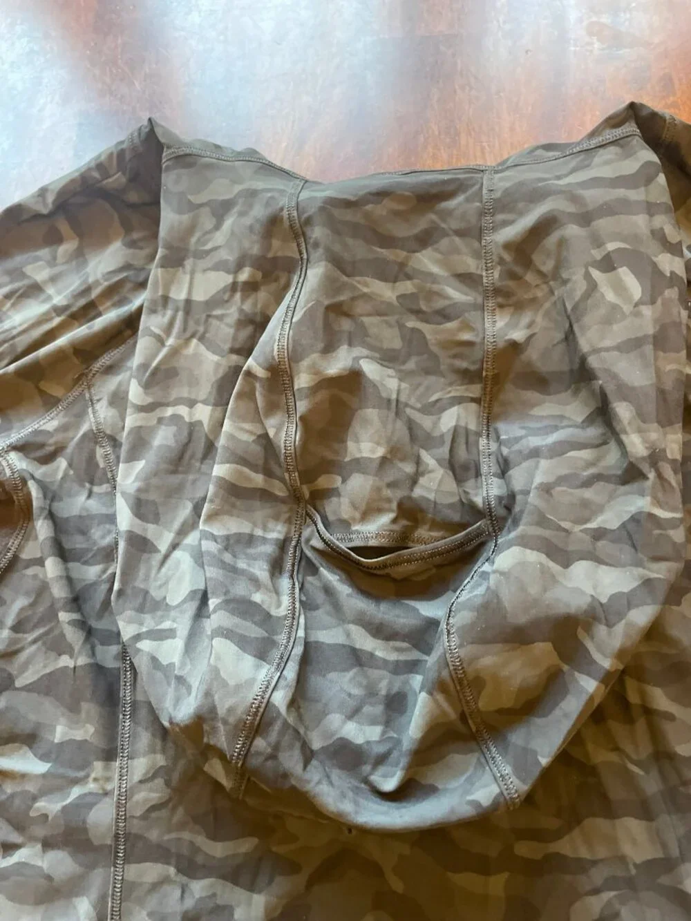 Lululemon Camo Hooded Quarter-Zip Pullover Jacket Size 8 Mesh Vent